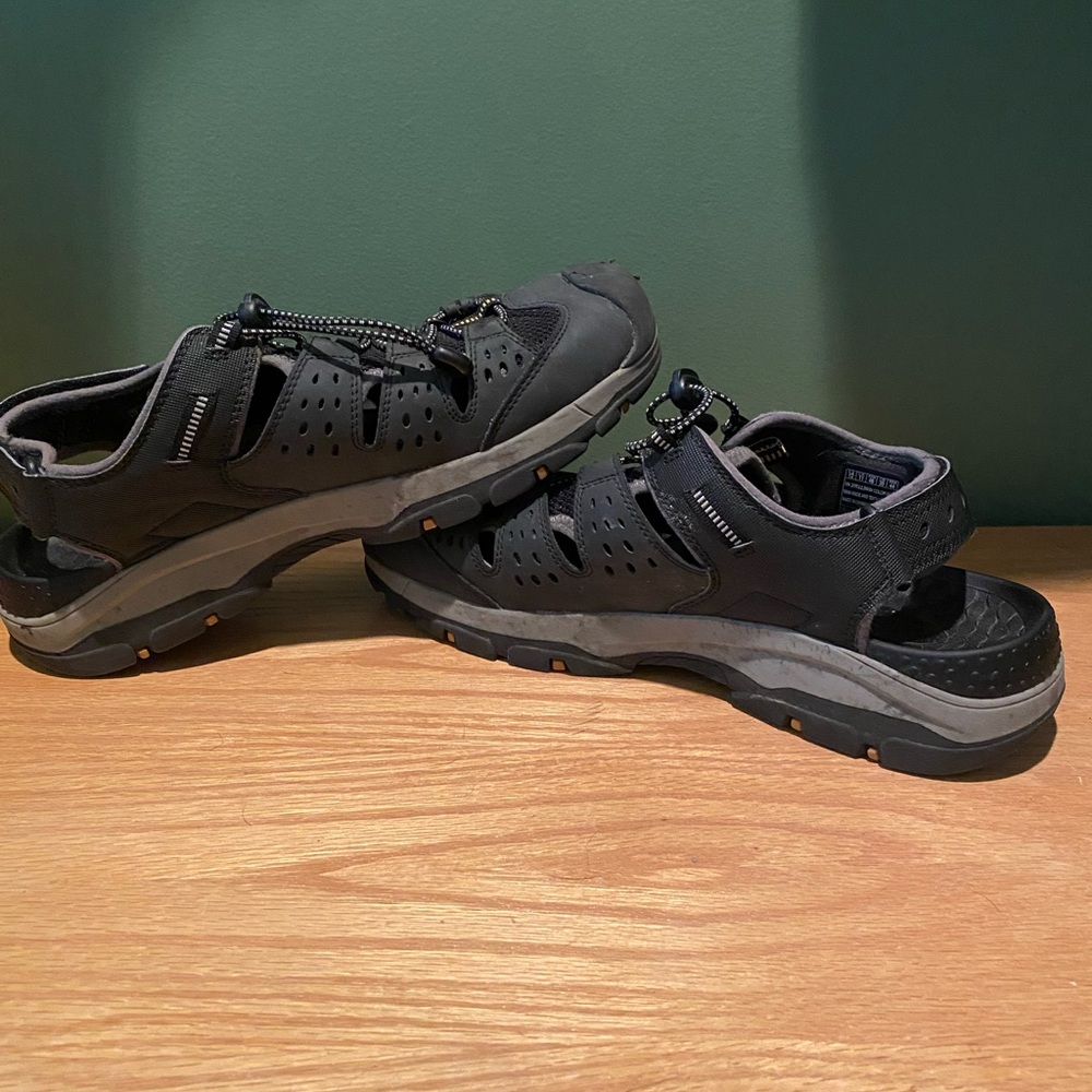 Skechers Hands Free Slip-in relaxed fit treatment Norvick Sandal